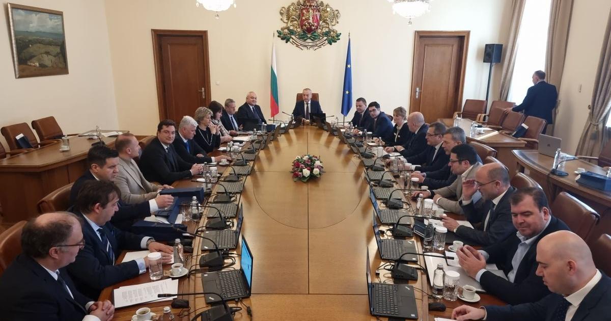 Почти ежедневно – по разни поводи или в институционализирани послания