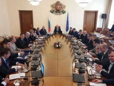 От коя криза иска да ни спасява правителството?