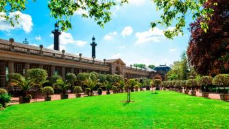 Замъкът Лаакен – от брюкселските дантели до кралските оранжерии