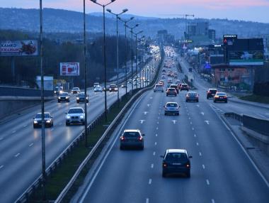 ЕС премина последната пречка: Забранява нови продажби на бензинови и дизелови коли от 2035 г.