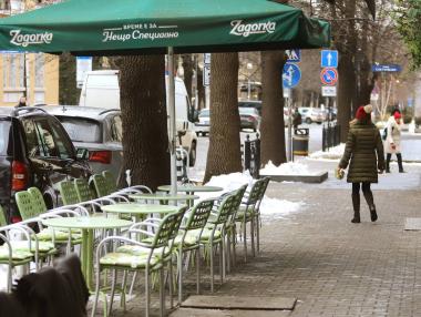 Вечерни новини: Разходите на българите растат повече от доходите; АПИ пусна мегапоръчките