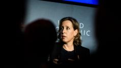 Изпълнителният директор на YouTube Сюзън Войчицки която ръководеше най големия видео