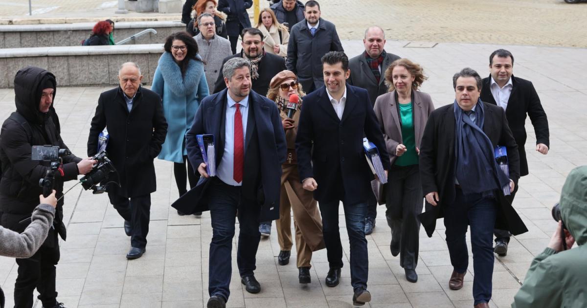 Социологическата агенция Галъп“ дава преднина на коалицията ПП-ДБ пред ГЕРБ, макар и