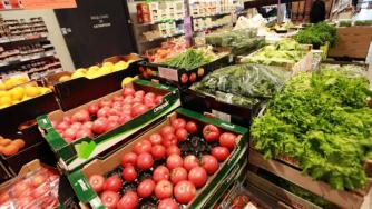 Защо властта тръгна да бори високите цени точно сега?