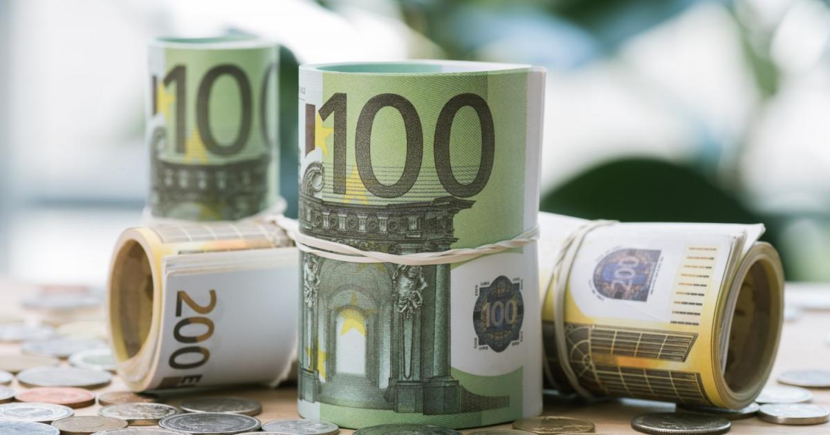 Официално приемането на еврото се отлага поне с годинаБългария няма
