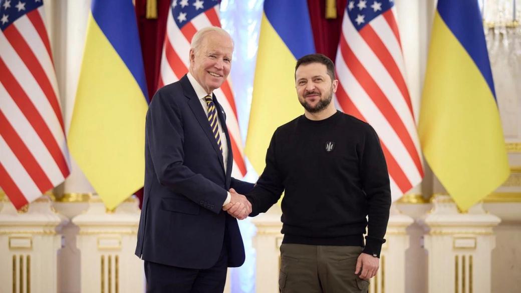 Байдън и Зеленски обсъждат в Киев доставка на оръжия с голям обсег