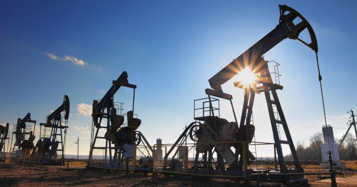 Цените на петрола продължават да падат и в сряда, очаквайки