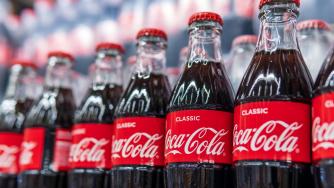 Западните марки напускат Русия, но продуктите им остават