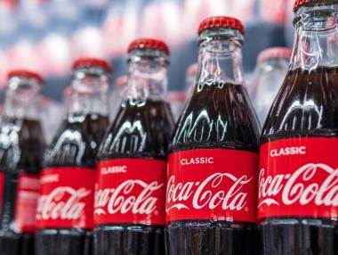 Западните марки напускат Русия, но продуктите им остават