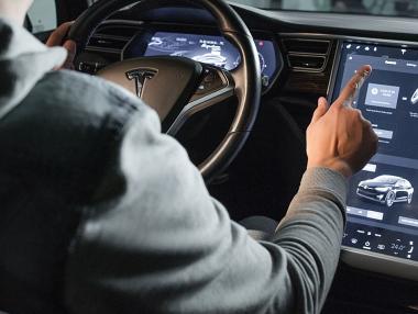 Планът на Мъск за евтина Tesla се очаква тази седмица