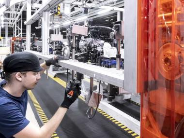 Stellantis съкращава 2000 работни места в Италия