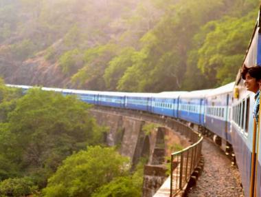 Индия модернизира железниците си с локомотиви на гиганта Siemens