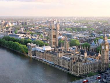 Британският жилищен пазар пада с невиждан от 10 години темп