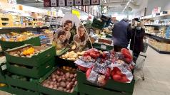 Държавата обвини търговските вериги в спекула и нелоялни практикиСтотици нарушения