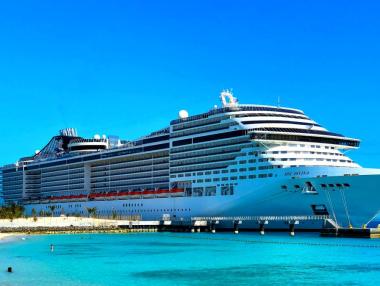 Круизна компания предлага тригодишно пътуване за $2499 на месец