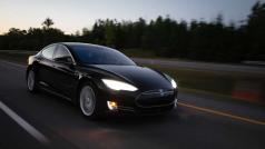 Tesla намали цените на два от най скъпите си модели електромобили