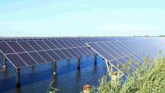 Строежът на първия в България плаващ соларен парк който ще