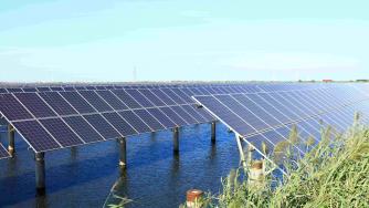 Плаващата соларна централа в язовир „Огоста“ ще заработи до 4 години