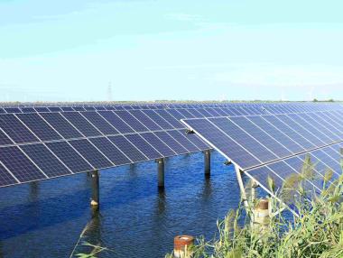 Плаващата соларна централа в язовир „Огоста“ ще заработи до 4 години