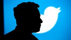 Европейският съюз каза на Илън Мъск да наеме повече модератори