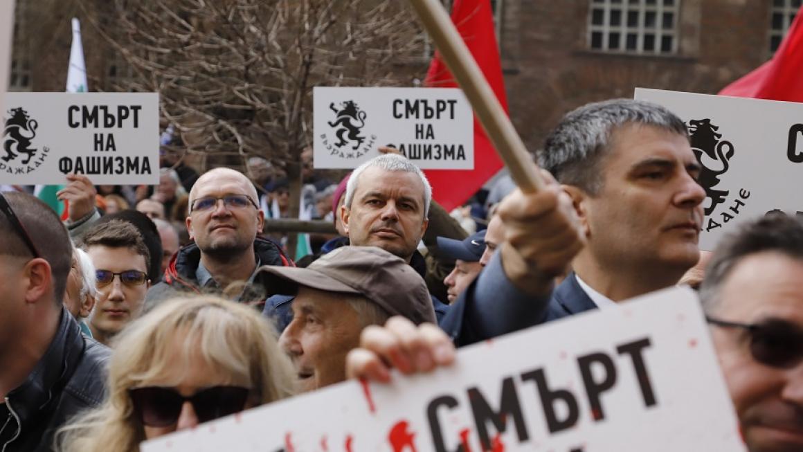 Галерия :: Снимка 4 :: СОС поиска правителството да премести Паметника на Съветската армия}