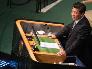 Си Дзинпин спечели безпрецендентен трети президентски мандат