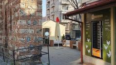 Семейната ферма Organita отвори първият яйцемат в България Той се