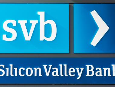 Внезапният банков фалит на SVB показа опасностите от вдигането на лихвите