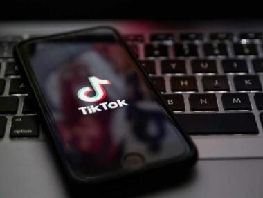 Защо все повече държави забраняват TikTok?