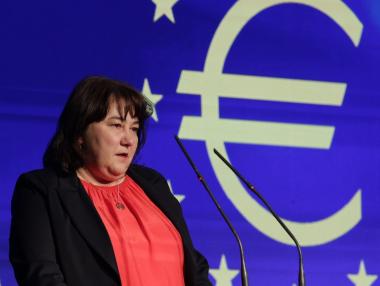 „Няма риск от фалит и влизане на МВФ“: Финансовият министър бързо смекчи тона