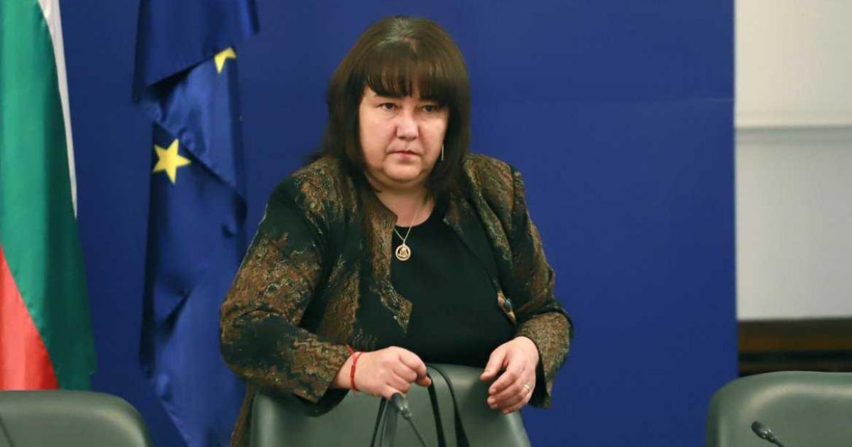 Няма риск от фалит и влизане на МВФ“: Финансовият министър