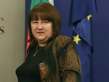 МФ публикува законите, с които вдига данъците