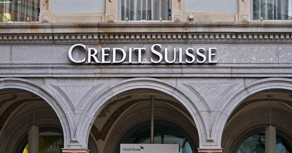 Швейцарската банка UBS сключи сделка за придобиване на акциите на
