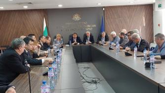 Шишков пак ще опита да узакони „незаконни“ пътни строежи