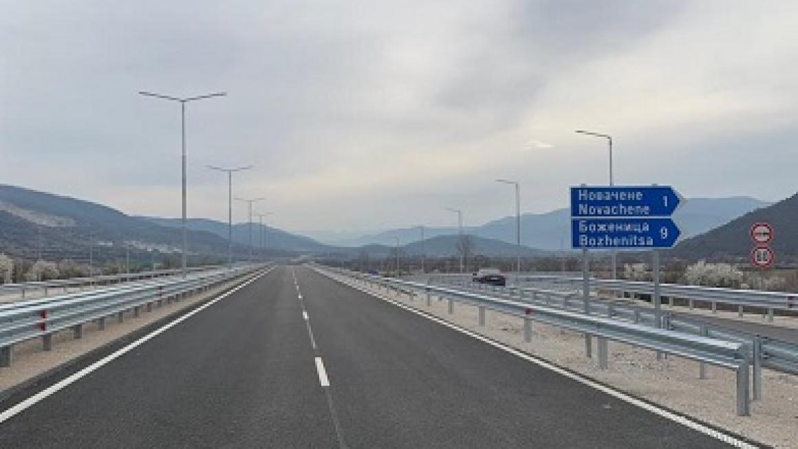 Галерия :: Снимка 4 :: Великденско чудо: Властта пуска 7.5 км от пътя Видин – Ботевград}