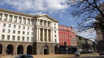 Правителството увеличи двойно командировъчните за страната