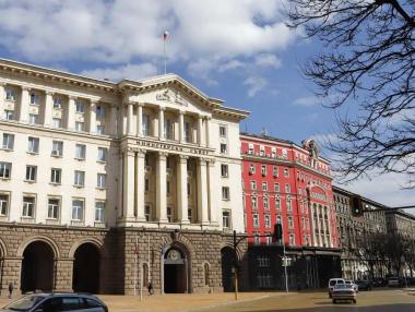 Правителството увеличи двойно командировъчните за страната