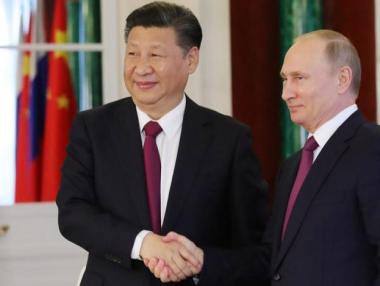 „Евтин източник на енергия и суровини“: Какво печели Китай от помощта си за Русия