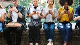 Харчат без да мислят: Каква е финансовата култура на поколение Z?