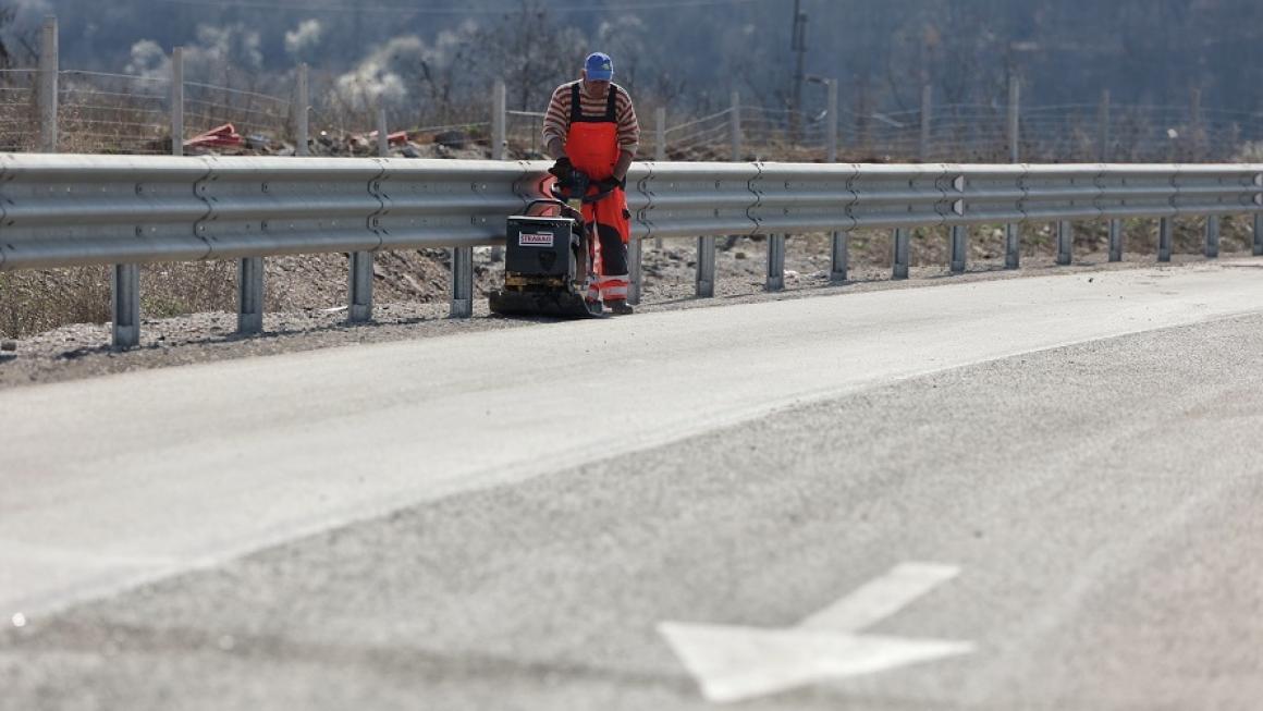 Галерия :: Снимка 2 :: Властта пуска наполовина готов лот от магистрала „Европа“}