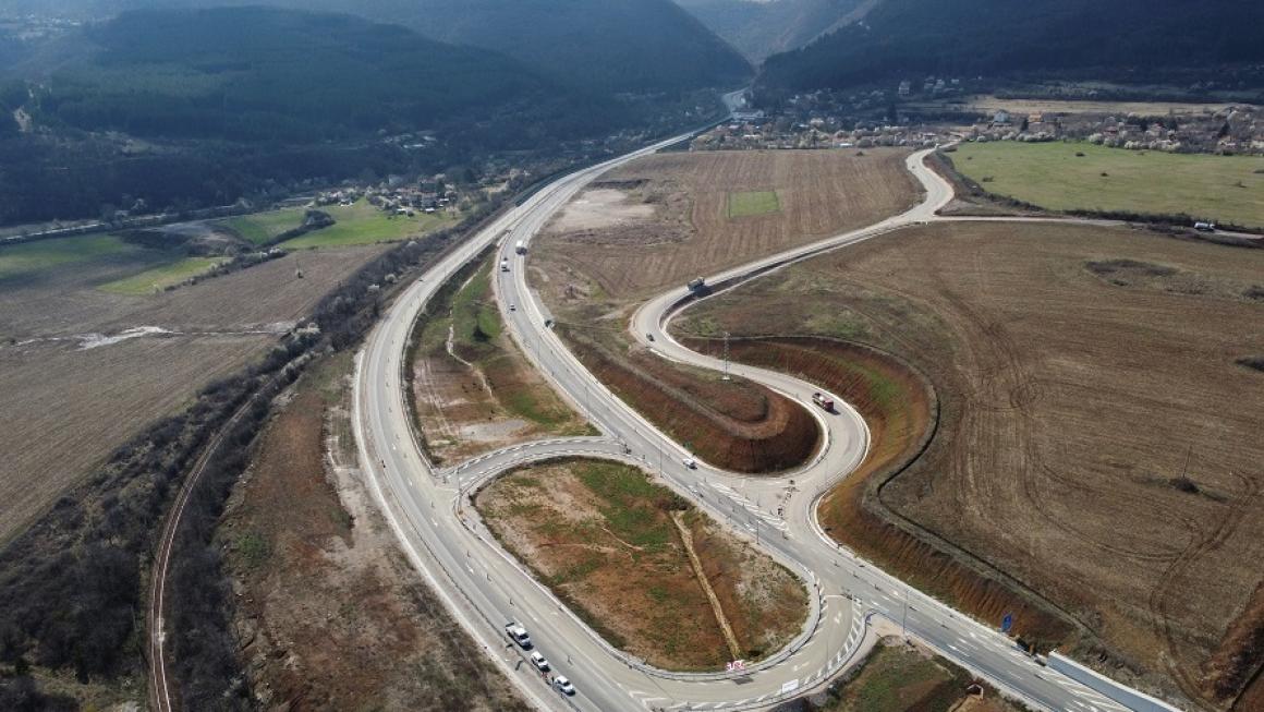 Галерия :: Снимка 0 :: Властта пуска наполовина готов лот от магистрала „Европа“}