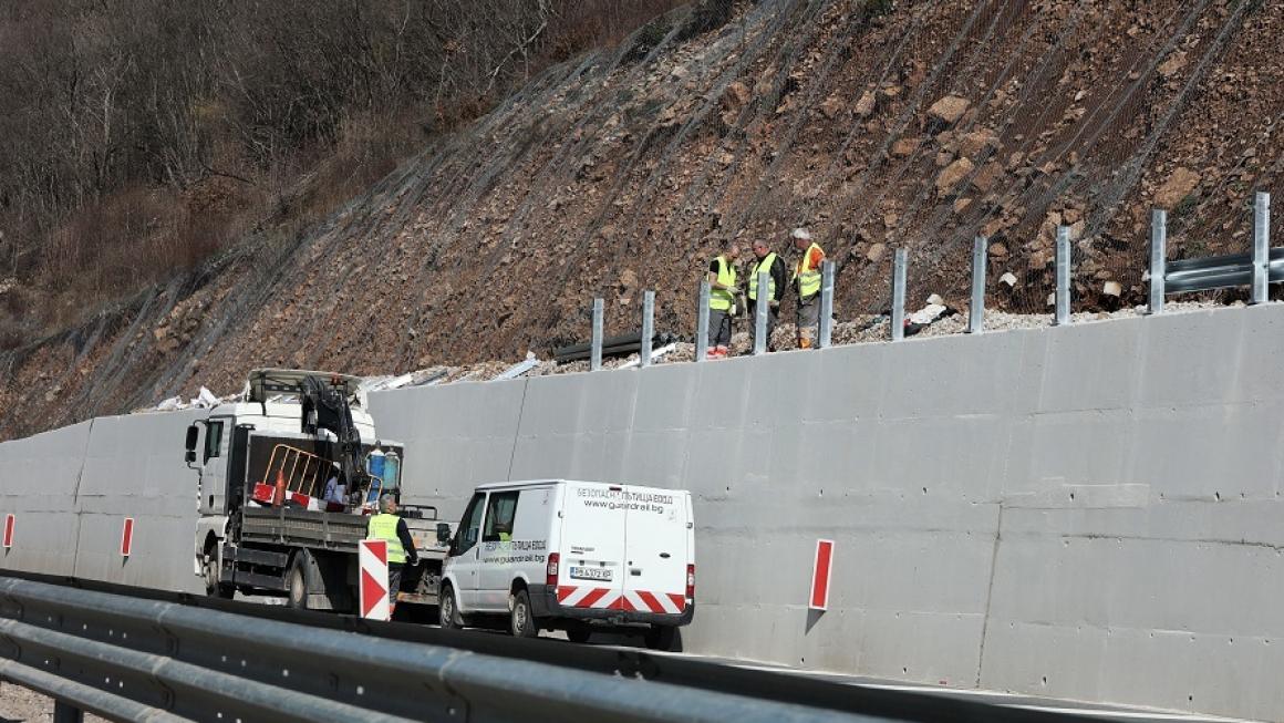 Галерия :: Снимка 4 :: Властта пуска наполовина готов лот от магистрала „Европа“}