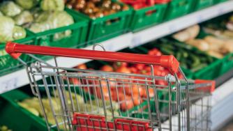 КЗК разследва картел между големите търговски вериги в България