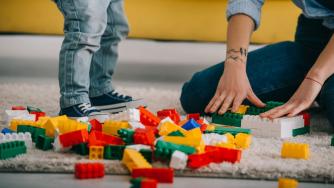 КЗК глоби българска фирма за продажба на имитация на LEGO