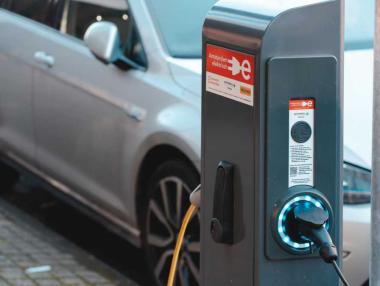 ЕС се споразумя за масово инсталиране на зарядни станции
