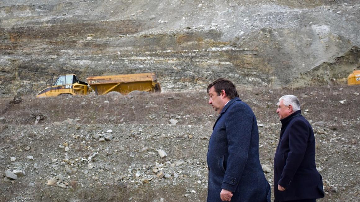 Галерия :: Снимка 0 :: Укрепването на свлачищата при „Струма“ най-после започва}