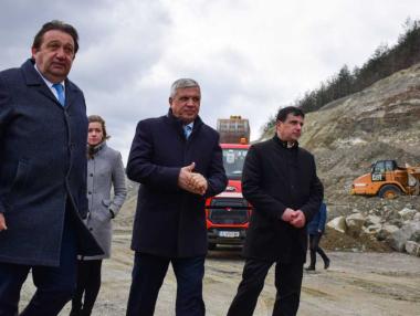 Укрепването на свлачищата при „Струма“ най-после започва (галерия)