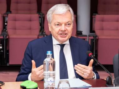 ЕК иска да намали бюрокрацията за трансгранични компании