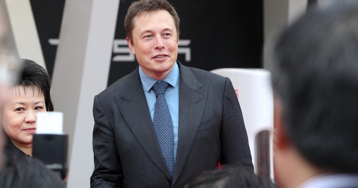 Илон Мъск и група експерти по изкуствен интелект и ръководители