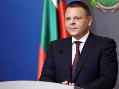 Кабинетът намали таксите за телекомите с 40%, за да инвестират в 5G мрежи